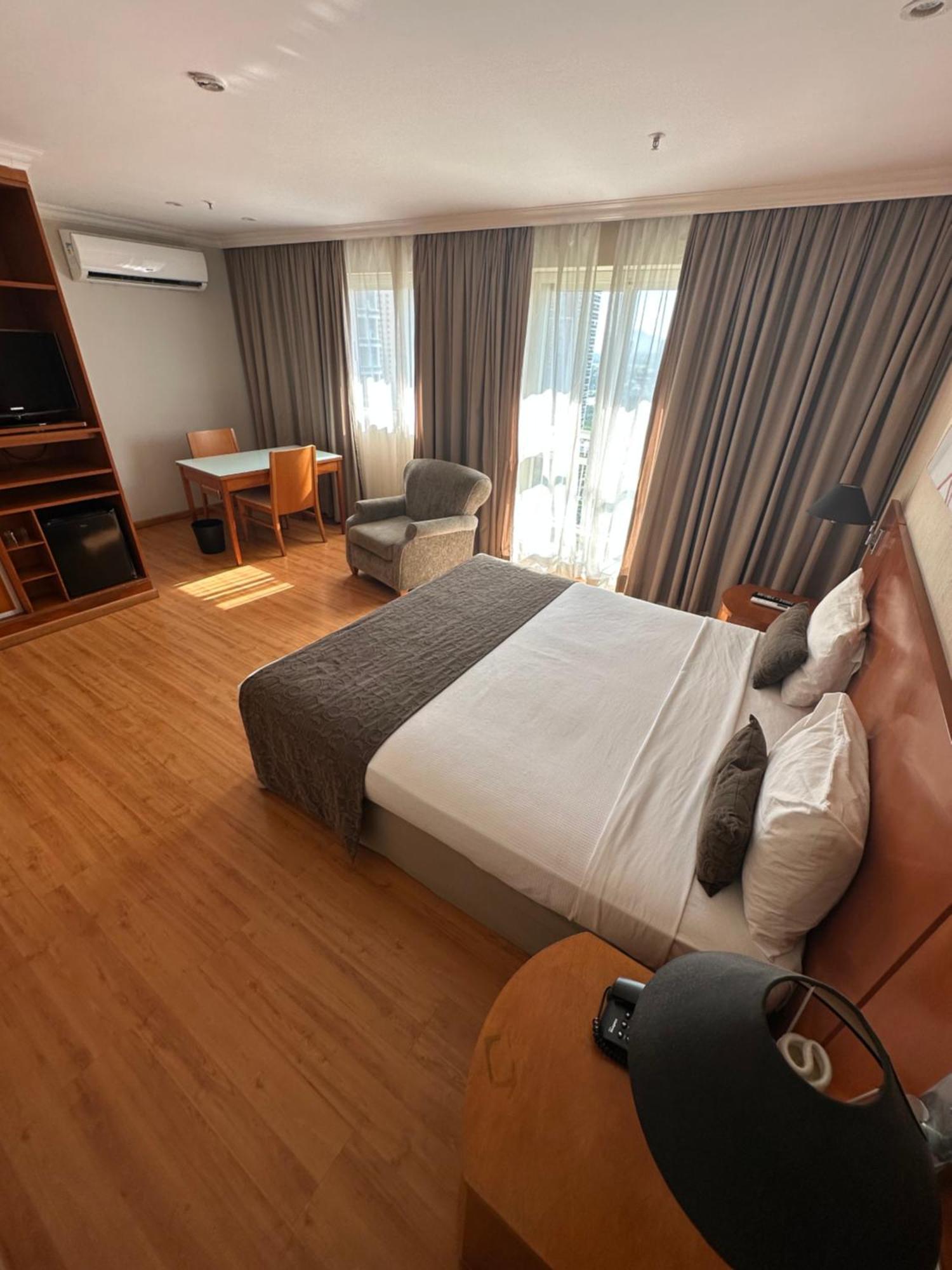 Flat Com Vista Panoramica -15- Na Barra Da Tijuca - Estacionamento Gratuito - Frigobar - Ar Condicionado - Piscina - Academia - Balsa Para Praia Gratis - Varanda - Vista Parcial Mar E Lagoa Ρίο ντε Τζανέιρο Εξωτερικό φωτογραφία