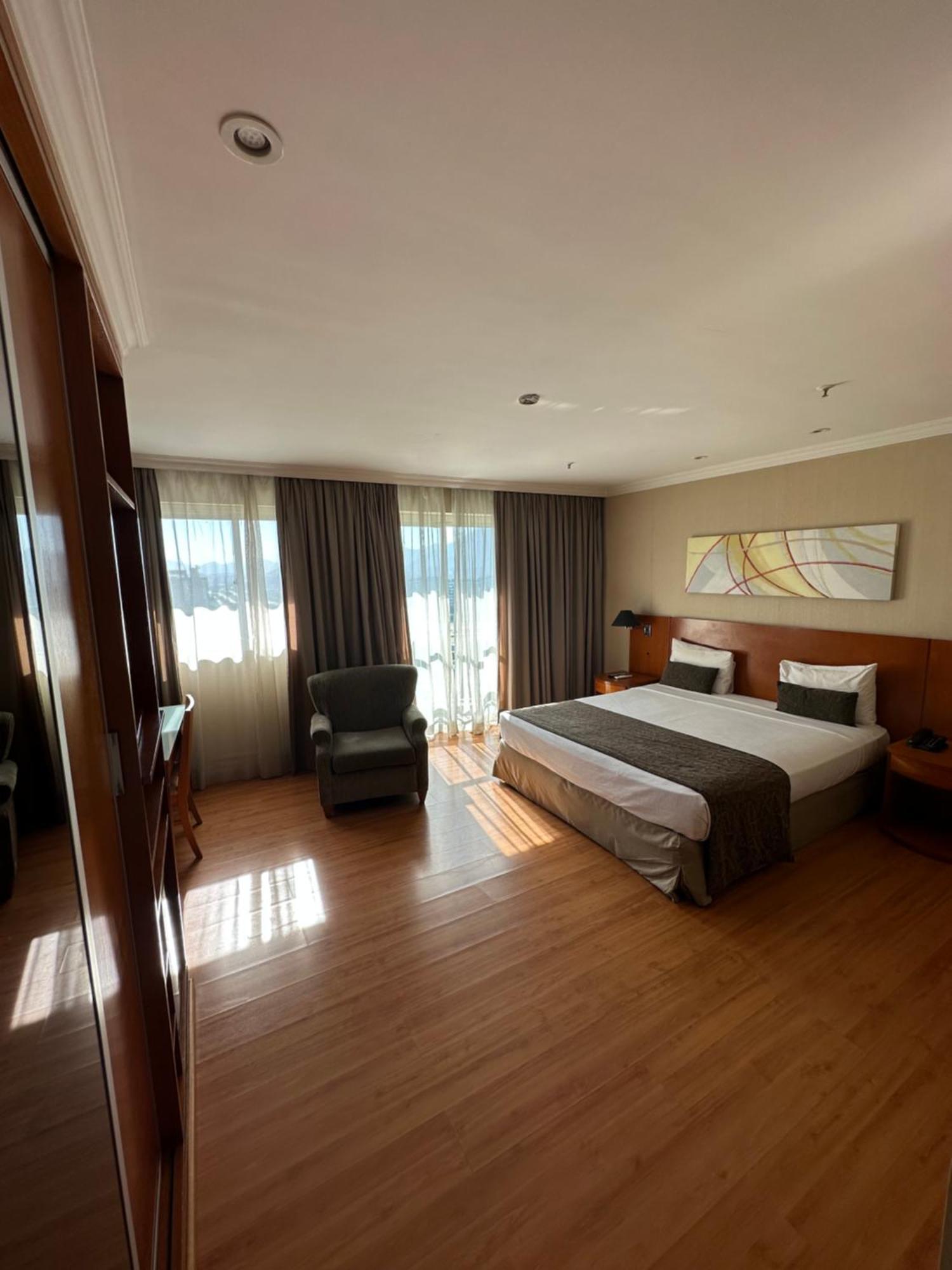 Flat Com Vista Panoramica -15- Na Barra Da Tijuca - Estacionamento Gratuito - Frigobar - Ar Condicionado - Piscina - Academia - Balsa Para Praia Gratis - Varanda - Vista Parcial Mar E Lagoa Ρίο ντε Τζανέιρο Εξωτερικό φωτογραφία