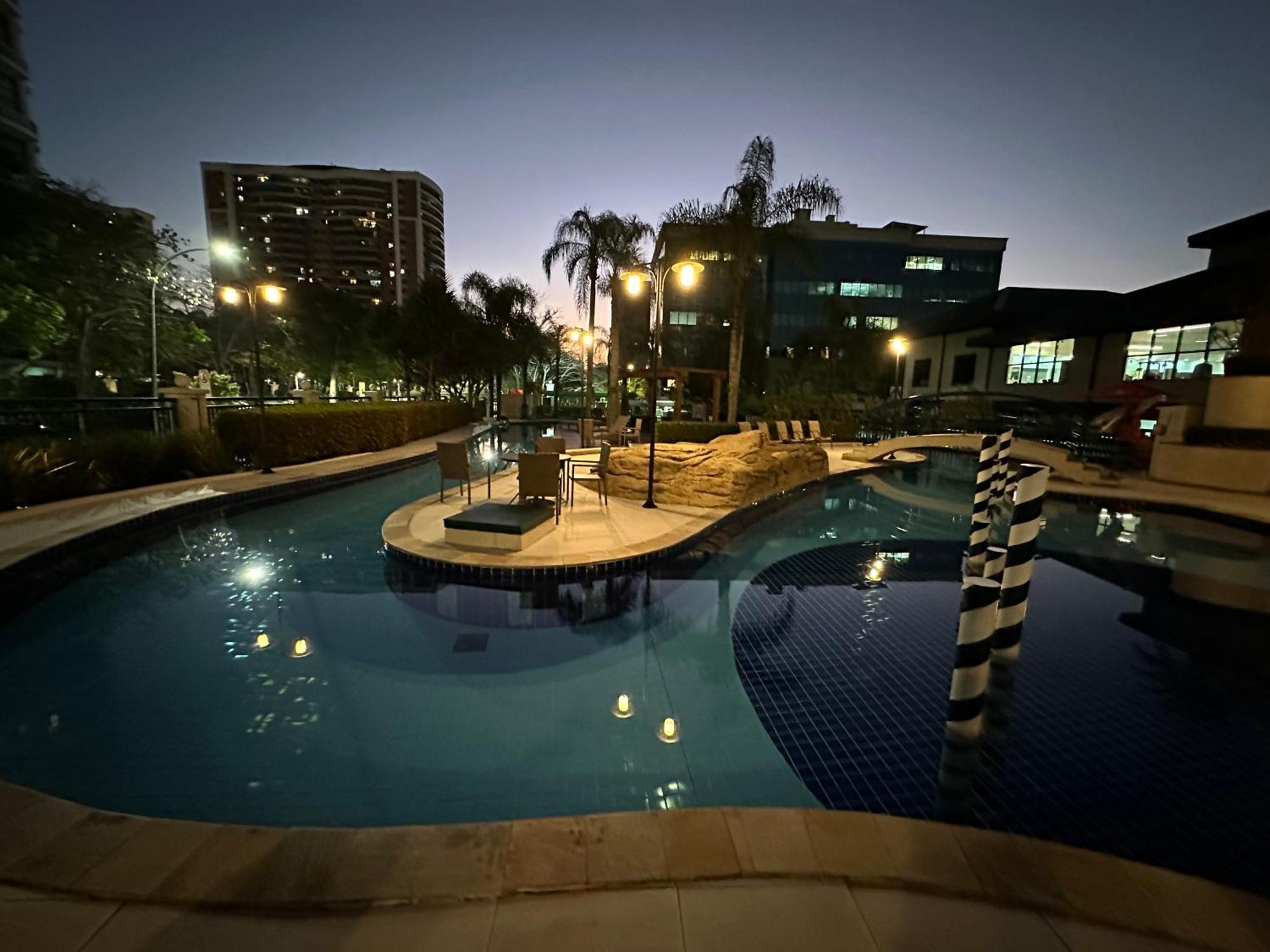 Flat Com Vista Panoramica -15- Na Barra Da Tijuca - Estacionamento Gratuito - Frigobar - Ar Condicionado - Piscina - Academia - Balsa Para Praia Gratis - Varanda - Vista Parcial Mar E Lagoa Ρίο ντε Τζανέιρο Εξωτερικό φωτογραφία