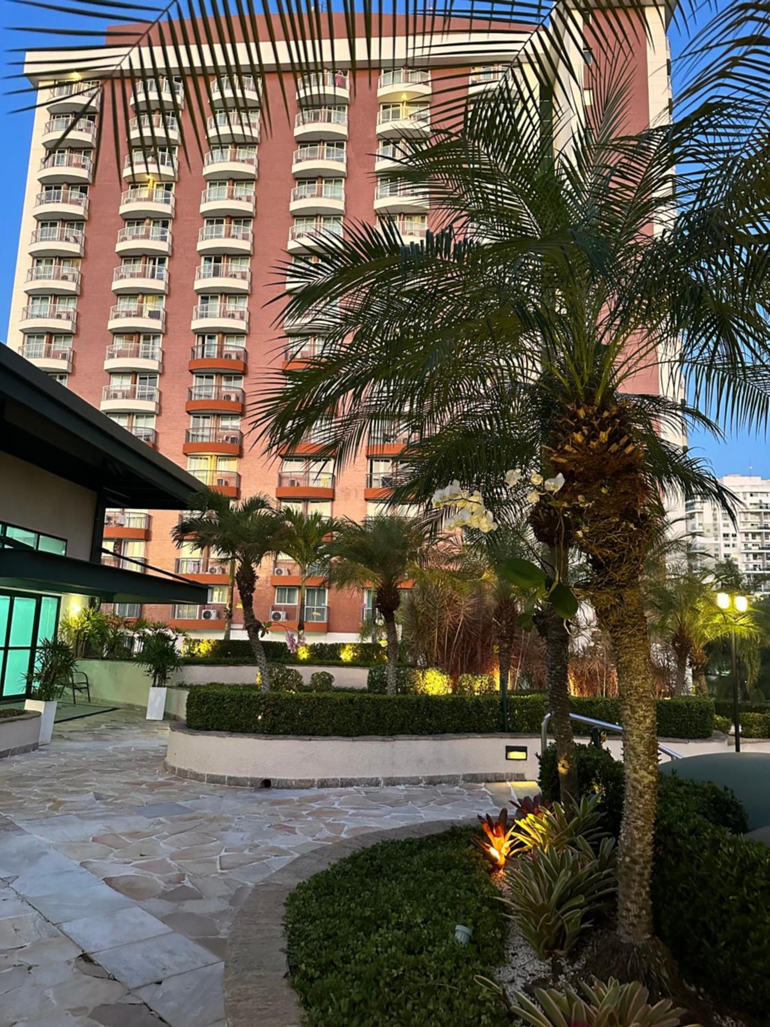 Flat Com Vista Panoramica -15- Na Barra Da Tijuca - Estacionamento Gratuito - Frigobar - Ar Condicionado - Piscina - Academia - Balsa Para Praia Gratis - Varanda - Vista Parcial Mar E Lagoa Ρίο ντε Τζανέιρο Εξωτερικό φωτογραφία