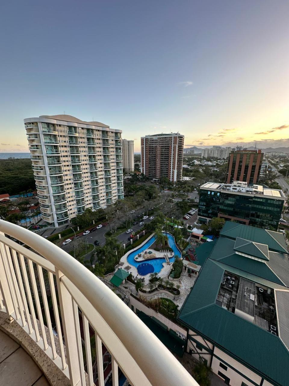 Flat Com Vista Panoramica -15- Na Barra Da Tijuca - Estacionamento Gratuito - Frigobar - Ar Condicionado - Piscina - Academia - Balsa Para Praia Gratis - Varanda - Vista Parcial Mar E Lagoa Ρίο ντε Τζανέιρο Εξωτερικό φωτογραφία